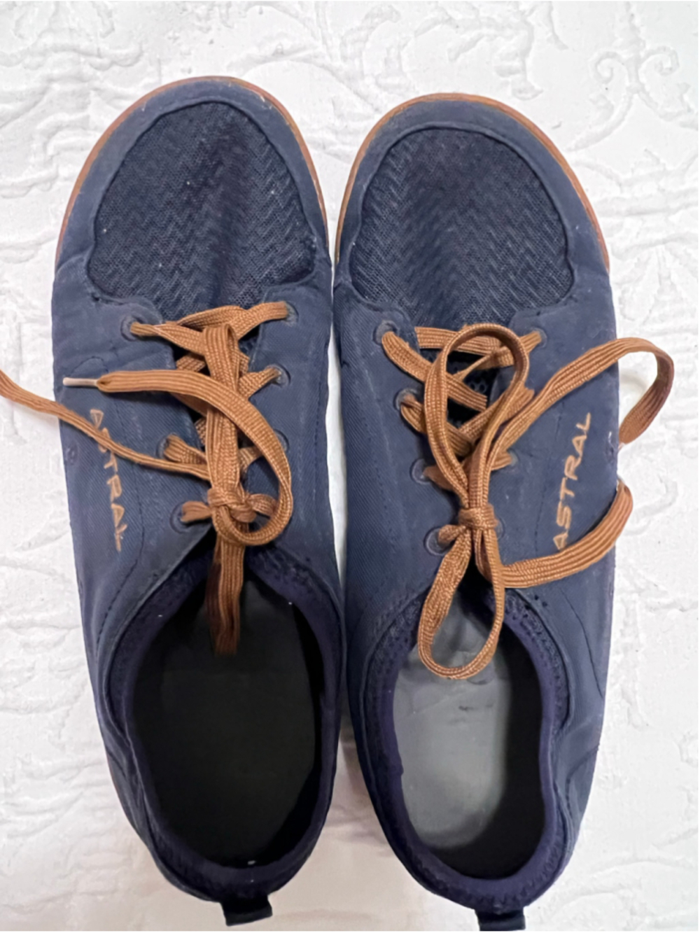 Men's Astral Loyak Water Sneakers Size 9 Navy and Brown